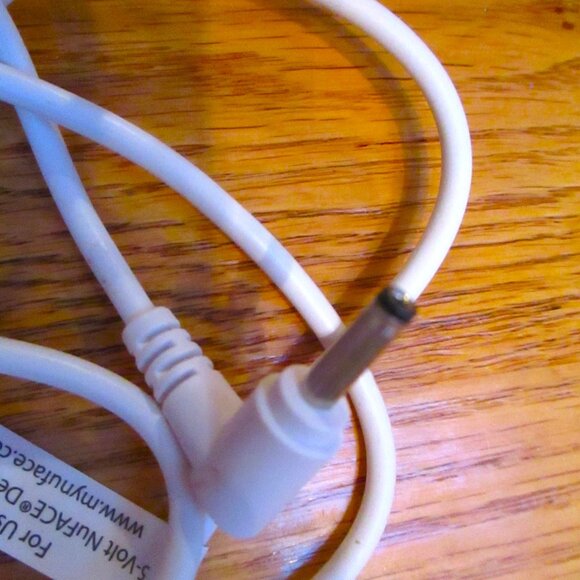 NuFACE Trinity Microcurrent Facial Toning Device - Picture 9 of 10